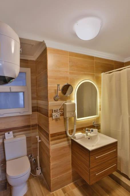 Parkside Boutique 3 Bbr Serviced Apartment - Ocean Blue - Near Airport Каир Экстерьер фото