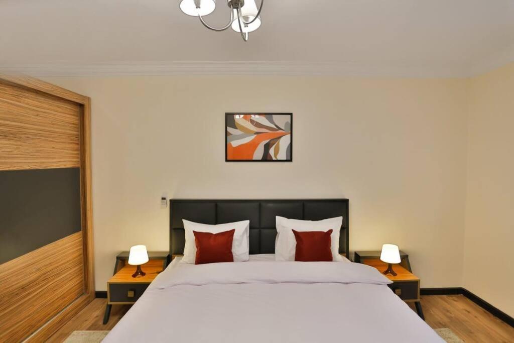 Parkside Boutique 3 Bbr Serviced Apartment - Ocean Blue - Near Airport Каир Экстерьер фото
